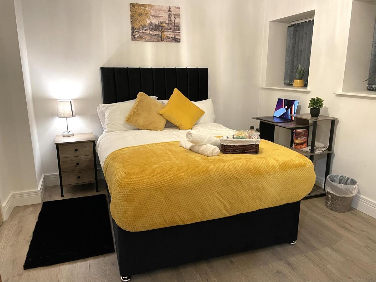 Luxurious 2 Bed Apartment In Heart Of Burnley With Private Parking Exterior foto